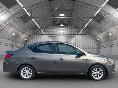 Used 2017 Nissan Versa SV w/ SV Special Edition Package image 2
