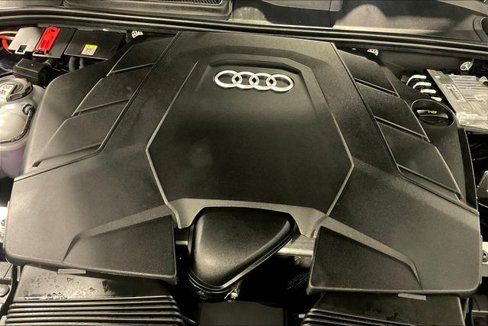 Certified 2025 Audi Q8 Premium image 31