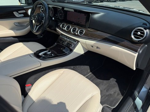 Used 2019 Mercedes-Benz E 300 4MATIC image 16