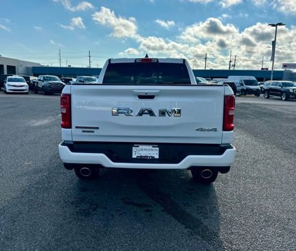 New 2026 RAM 1500 4x4 Crew Cab image 8