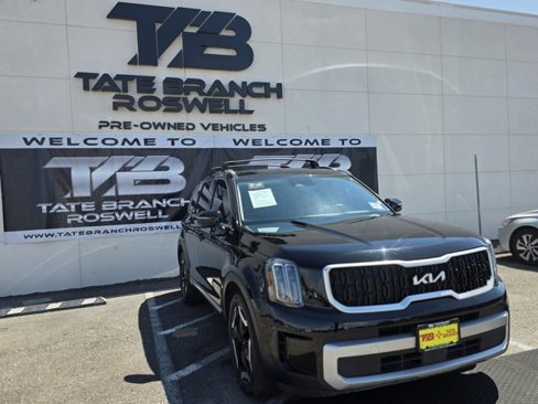 Used 2024 Kia Telluride EX w/ EX Captain's Chair Package image 7