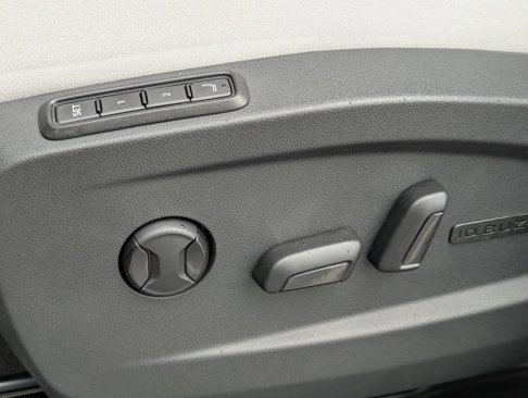 New 2025 Volkswagen ID. Buzz 1st Edition image 30