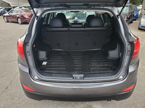 Used 2015 Hyundai Tucson SE image 16