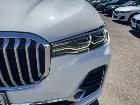Used 2022 BMW X7 xDrive40i w/ Premium Package image 9