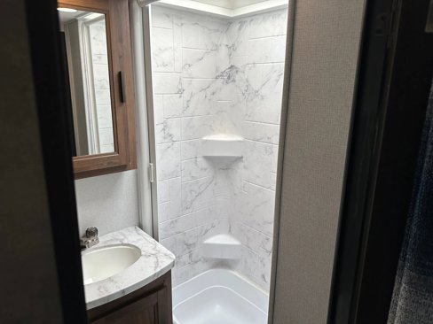 Used 2019 Ford E-450 and Econoline 450 Super Duty w/ Motorhome Prep Package image 44