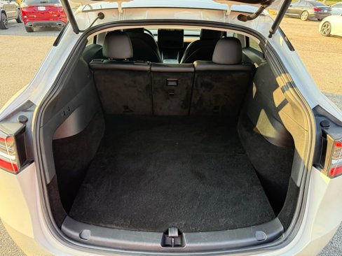Used 2020 Tesla Model Y Long Range image 5