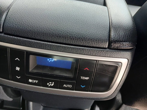 Used 2018 Toyota Highlander XLE image 7