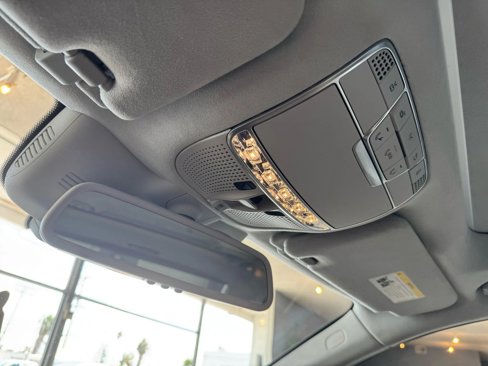 Used 2015 Mercedes-Benz S 550 Sedan image 25