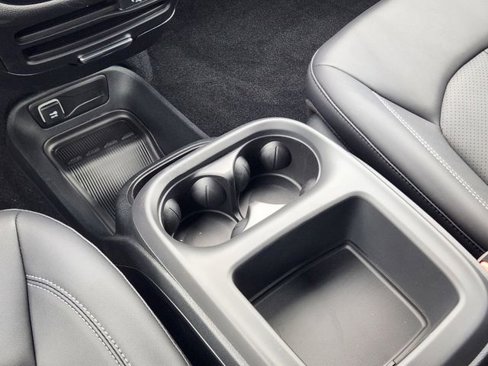 New 2025 Chrysler Pacifica Select image 14