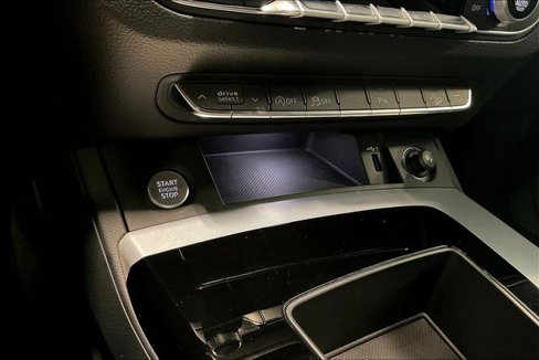 Certified 2025 Audi Q5 2.0T Premium image 33
