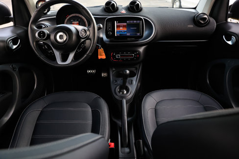Used 2018 smart fortwo electric drive w/ Sport Package image 2
