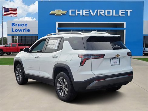 New 2026 Chevrolet Equinox LT w/ Convenience Package II image 3
