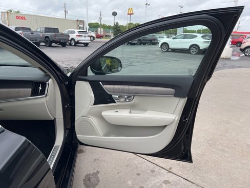 Certified 2025 Volvo S90 B6 Plus image 37