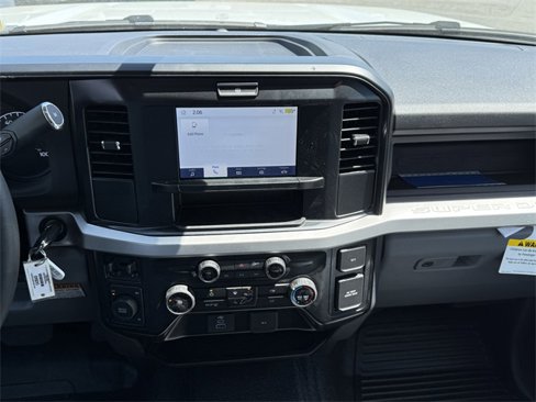 New 2025 Ford F550 4x4 SuperCab Super Duty image 16
