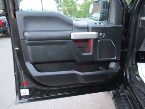 Used 2015 Ford F150 Lariat image 29