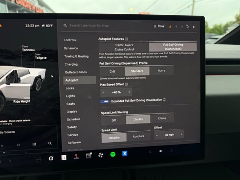 Used 2024 Tesla Cybertruck AWD Crew Cab image 43