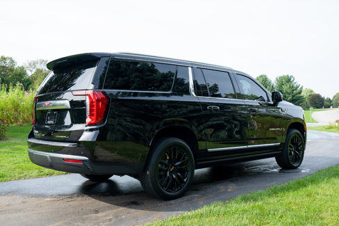 Used 2023 GMC Yukon XL Denali image 3