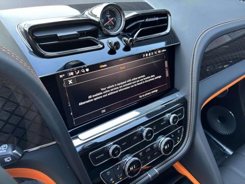 New 2025 Bentley Bentayga image 8