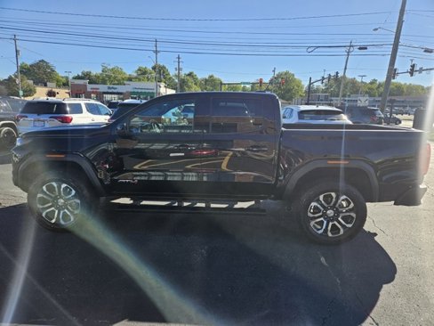 Used 2023 GMC Canyon AT4 w/ Canyon Safety Plus Package image 4