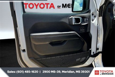 Used 2024 Jeep Wrangler Sahara image 17