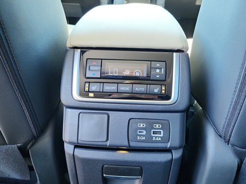 New 2025 Subaru Ascent Limited image 9