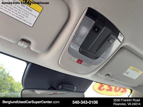 Used 2023 Kia Niro EX image 26
