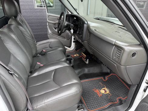 Used 2005 Chevrolet Silverado 3500 2WD Regular Cab w/ Heavy-Duty Power Package image 18
