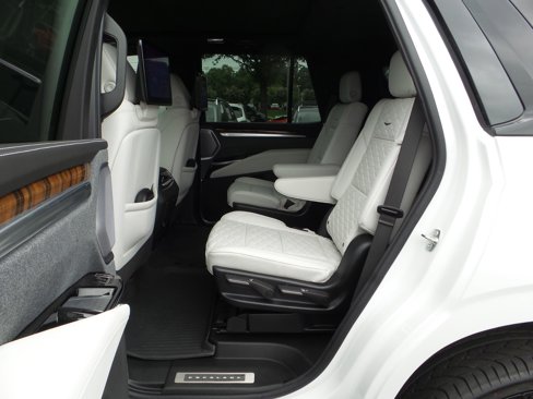 Used 2025 Cadillac Escalade Sport Platinum image 49