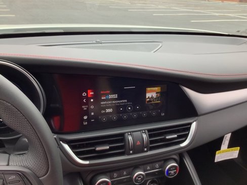 New 2025 Alfa Romeo Giulia AWD w/ Driving Assist Package image 13