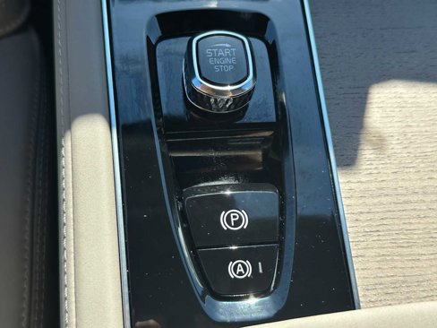 New 2026 Volvo XC90 B6 Ultra image 32