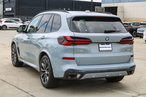 New 2026 BMW X5 xDrive50e w/ M Sport Package image 8