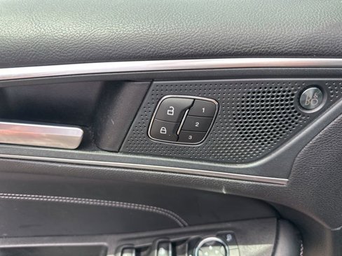 Used 2024 Ford Edge Titanium image 23