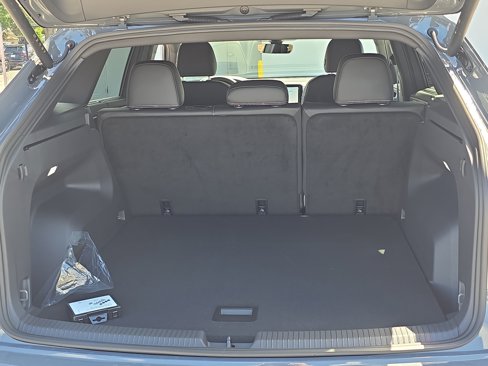 New 2026 Volkswagen Atlas Cross Sport SEL R-Line image 9