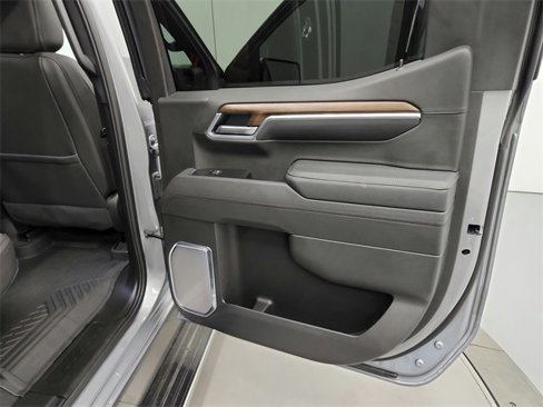 Used 2025 Chevrolet Silverado 1500 High Country w/ Technology Package image 38