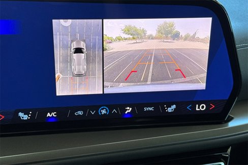 New 2026 Chevrolet Traverse LT w/ Driver Confidence Package image 19