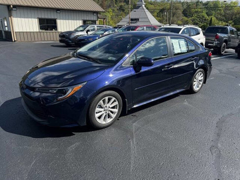 Used 2025 Toyota Corolla LE image 1