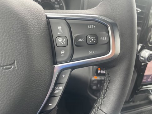 New 2026 RAM 1500 4x4 Crew Cab image 21