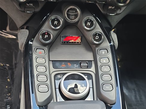 Used 2022 Aston Martin V8 Vantage Coupe image 13