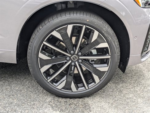 New 2026 Volvo XC60 B5 Ultra w/ Climate Package image 12