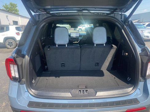 Used 2025 Ford Explorer ST image 15