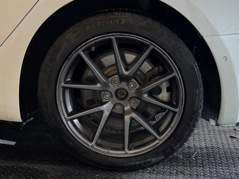 Used 2021 Tesla Model 3 Long Range image 8
