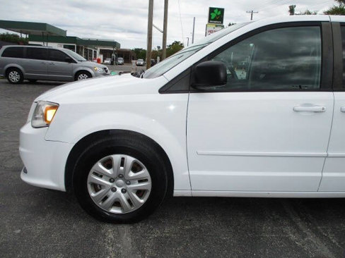 Used 2017 Dodge Grand Caravan SE w/ Power Window Group image 4