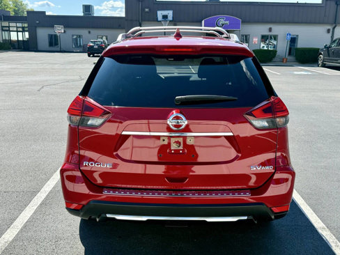 Used 2017 Nissan Rogue SV w/ SV Premium Package image 5