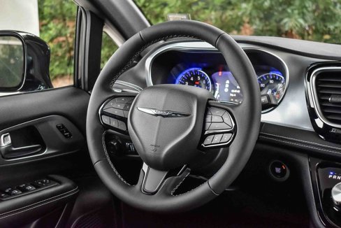 New 2026 Chrysler Pacifica Limited w/ S Appearance Package image 14
