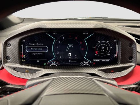 Used 2024 Lamborghini Revuelto image 11