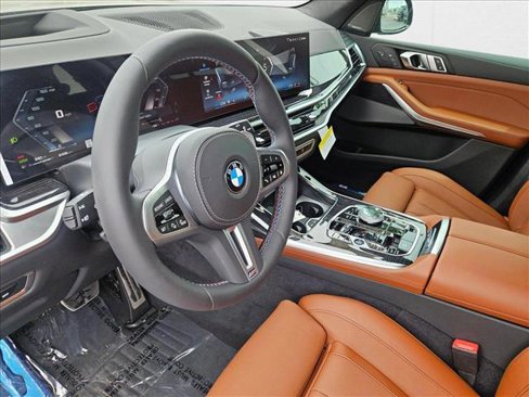 New 2026 BMW X7 M60i w/ Executive Package image 3