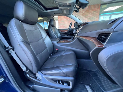 Used 2020 Cadillac Escalade Luxury image 17