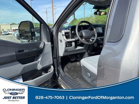 New 2025 Ford F550 4x4 Regular Cab Super Duty image 10