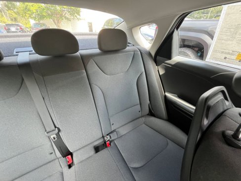 Used 2025 Kia K4 LXS image 33
