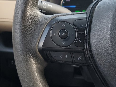 Used 2022 Toyota RAV4 XLE image 17